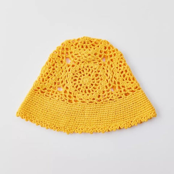 NWT Urban Outfitters Lia Hand Crochet Yellow Bucket Hat - Picture 5 of 5